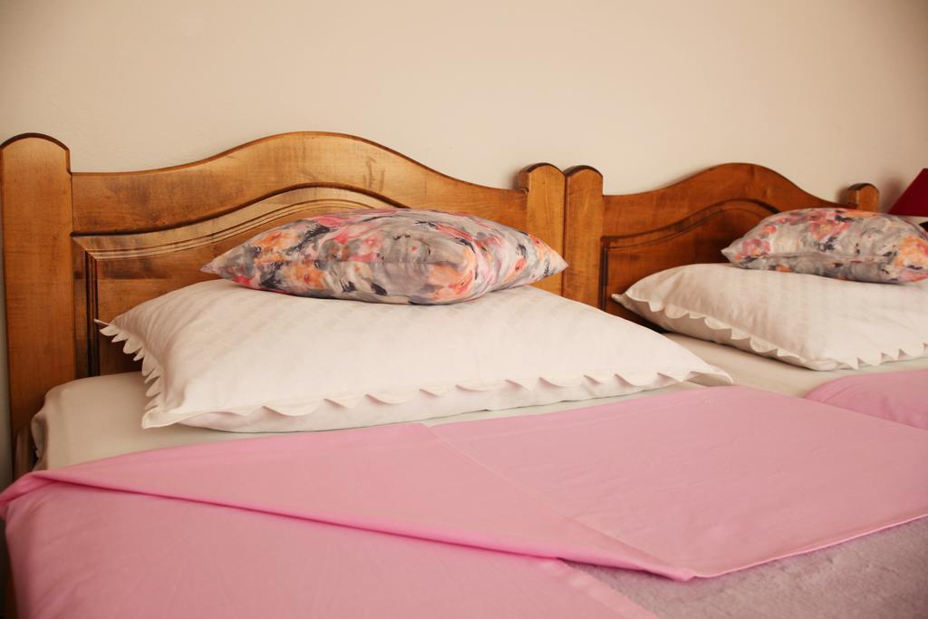 Rooms Markovic Otocac Ngoại thất bức ảnh