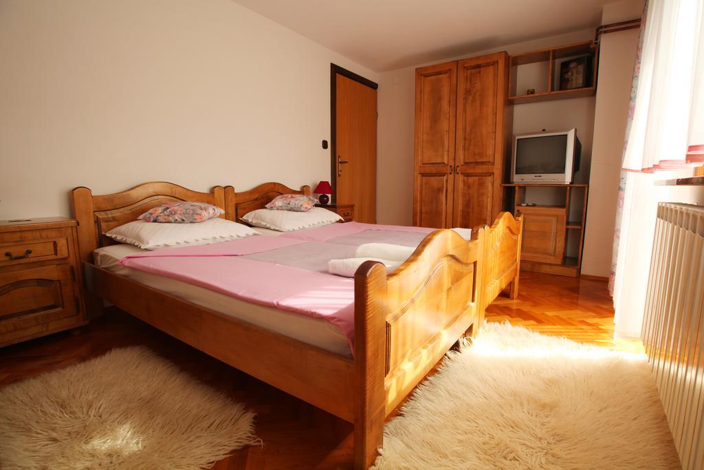 Rooms Markovic Otocac Phòng bức ảnh
