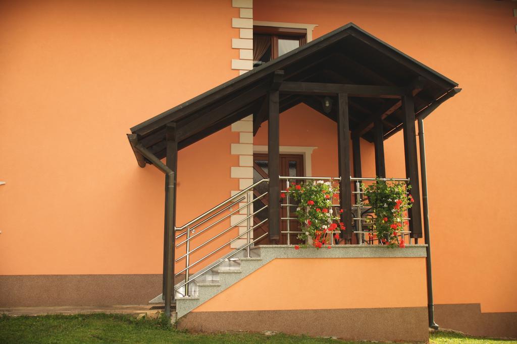 Rooms Markovic Otocac Ngoại thất bức ảnh